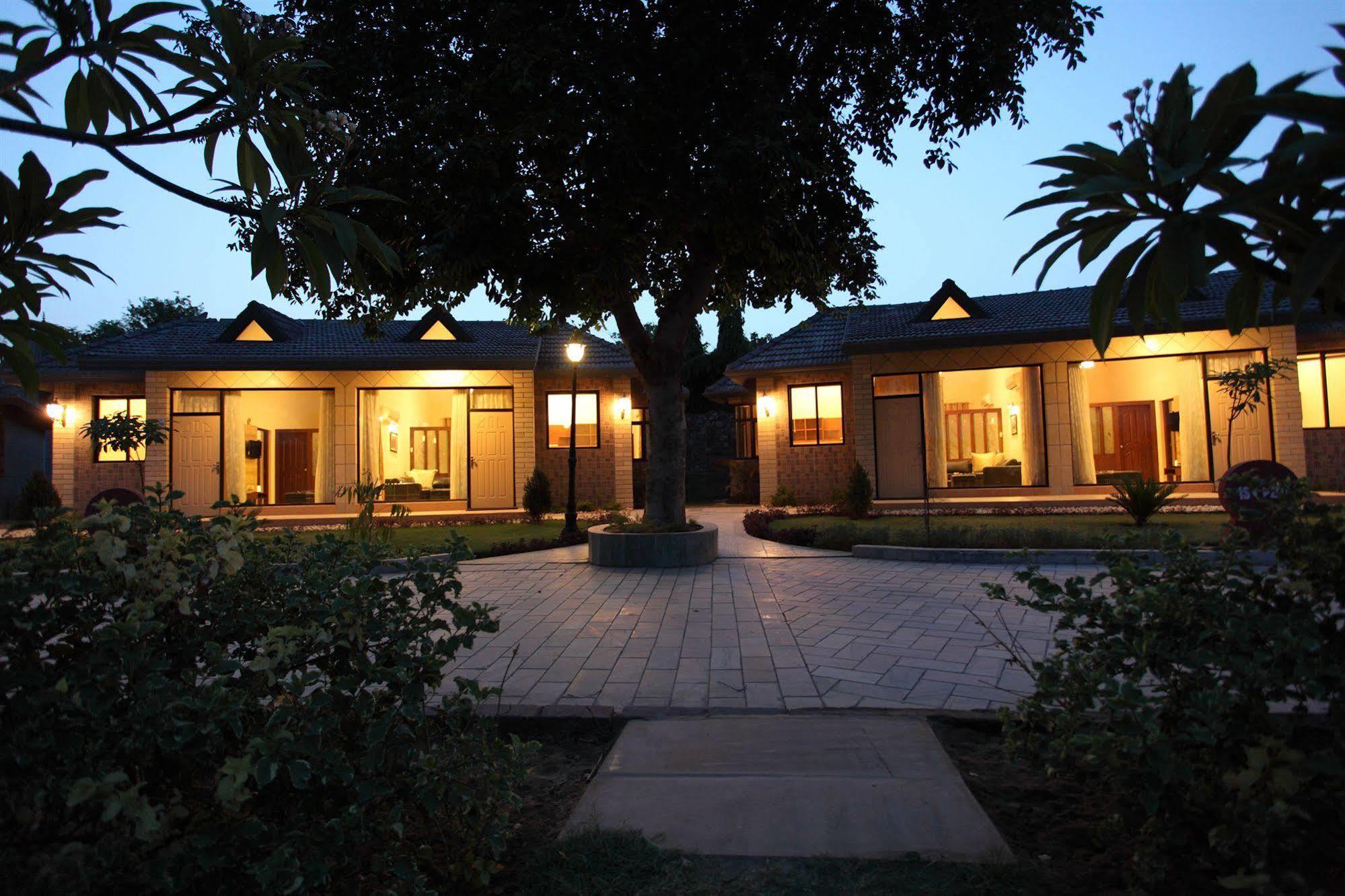 Shri Radha Brij Vasundhara Resort & Spa Govardhan Dış mekan fotoğraf