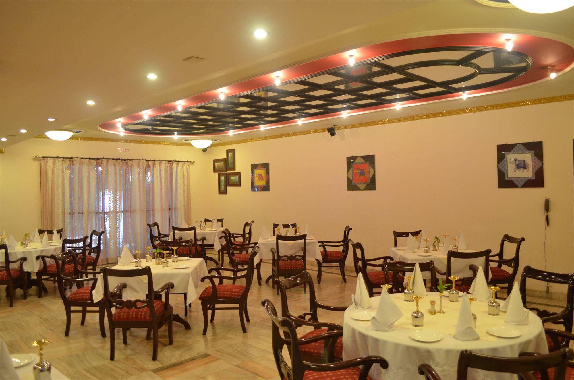 Shri Radha Brij Vasundhara Resort & Spa Govardhan Dış mekan fotoğraf