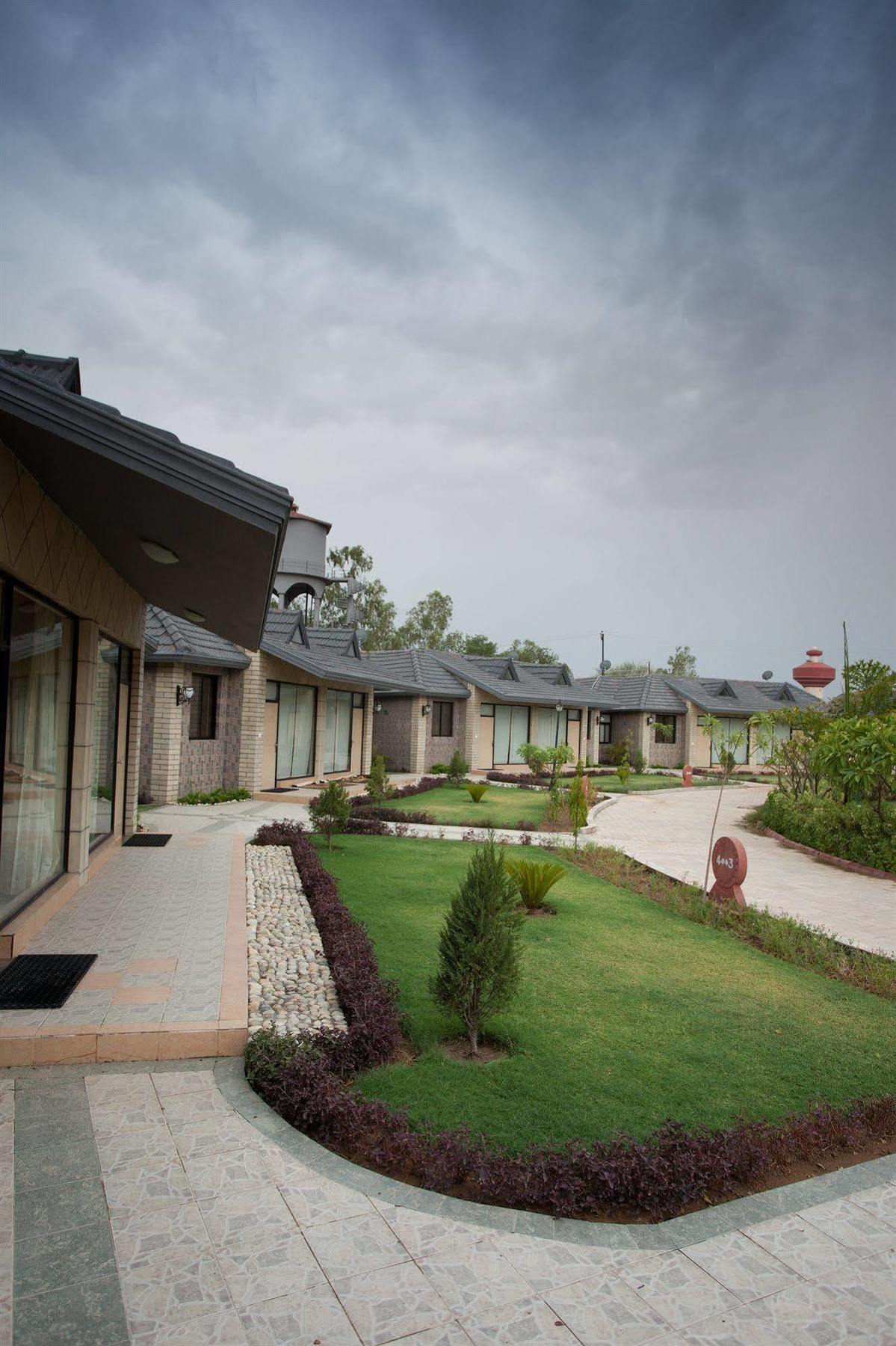 Shri Radha Brij Vasundhara Resort & Spa Govardhan Dış mekan fotoğraf