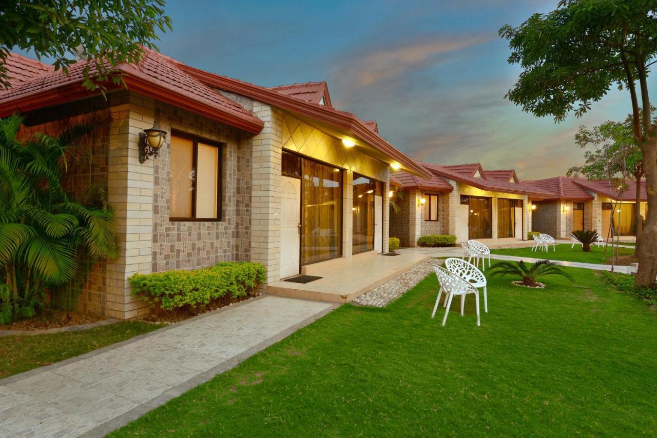 Shri Radha Brij Vasundhara Resort & Spa Govardhan Dış mekan fotoğraf