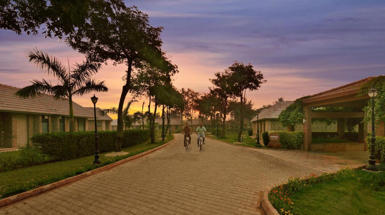 Shri Radha Brij Vasundhara Resort & Spa Govardhan Dış mekan fotoğraf